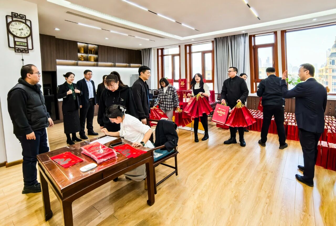 龍江森工集團(tuán)：迎新春送祝福 濃濃墨香暖人心