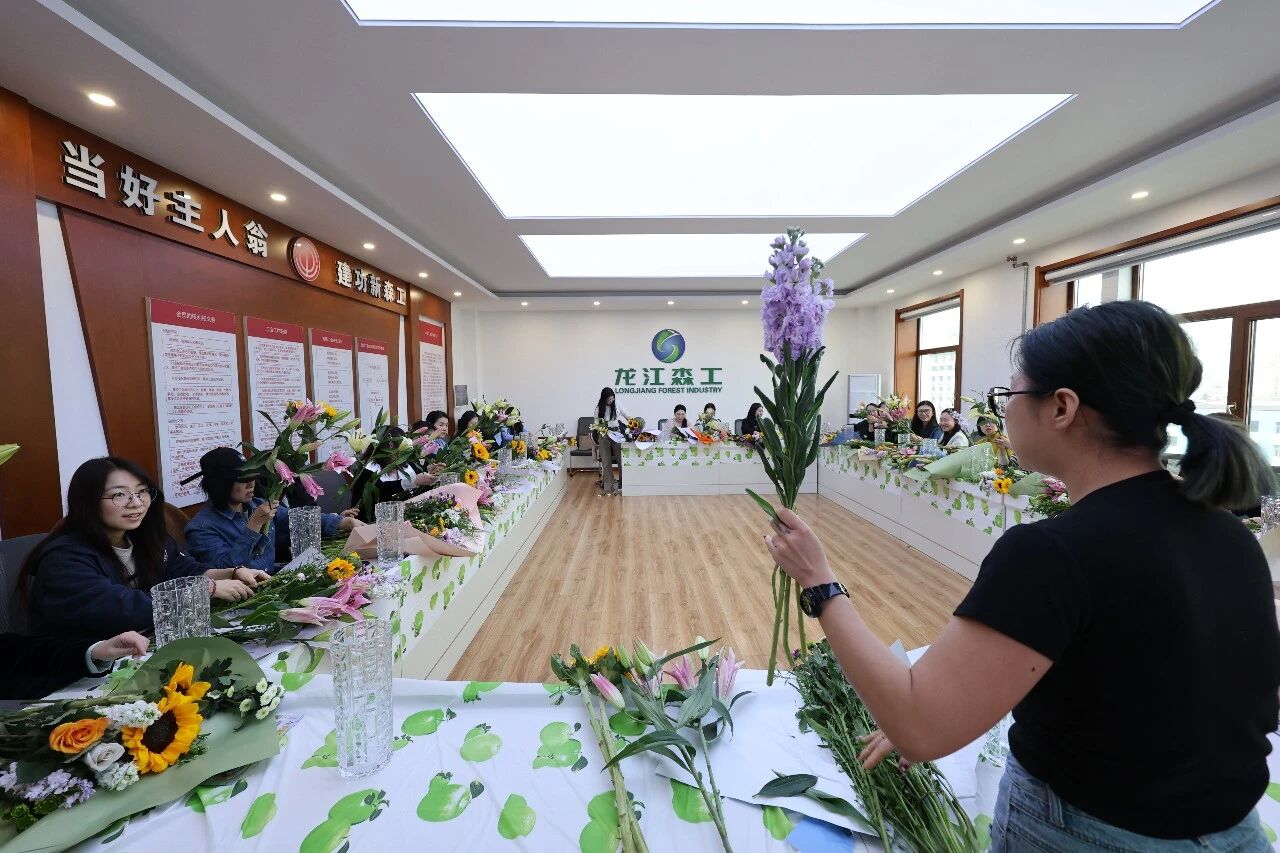 龍江森工集團(tuán)開(kāi)展“林海丁香·花漾森工”2026年“三八”節(jié)插花活動(dòng)