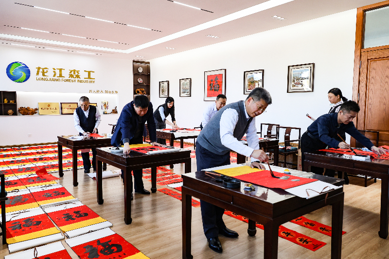 25-1-3集團工會送春聯活動 (3).JPG