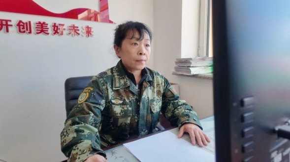 【林海星空】鶴立劉艷：育苗守綠的三十一年